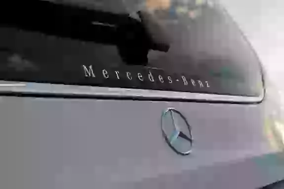 Mercedes Eqv 5