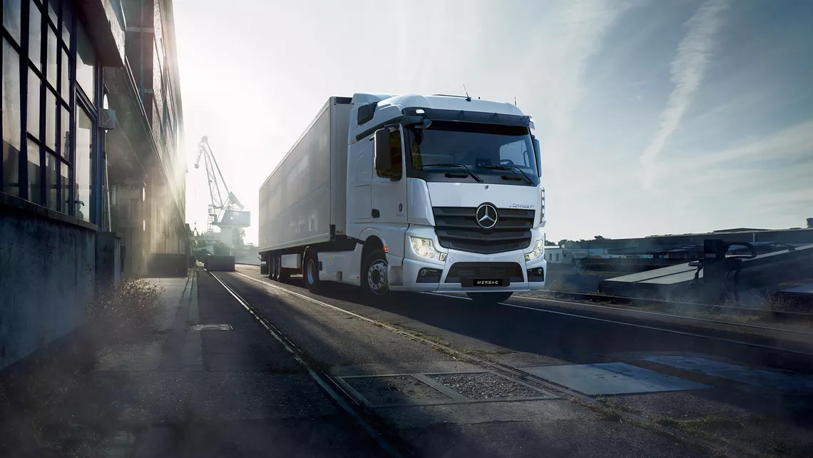 Mercedes Actros F 1