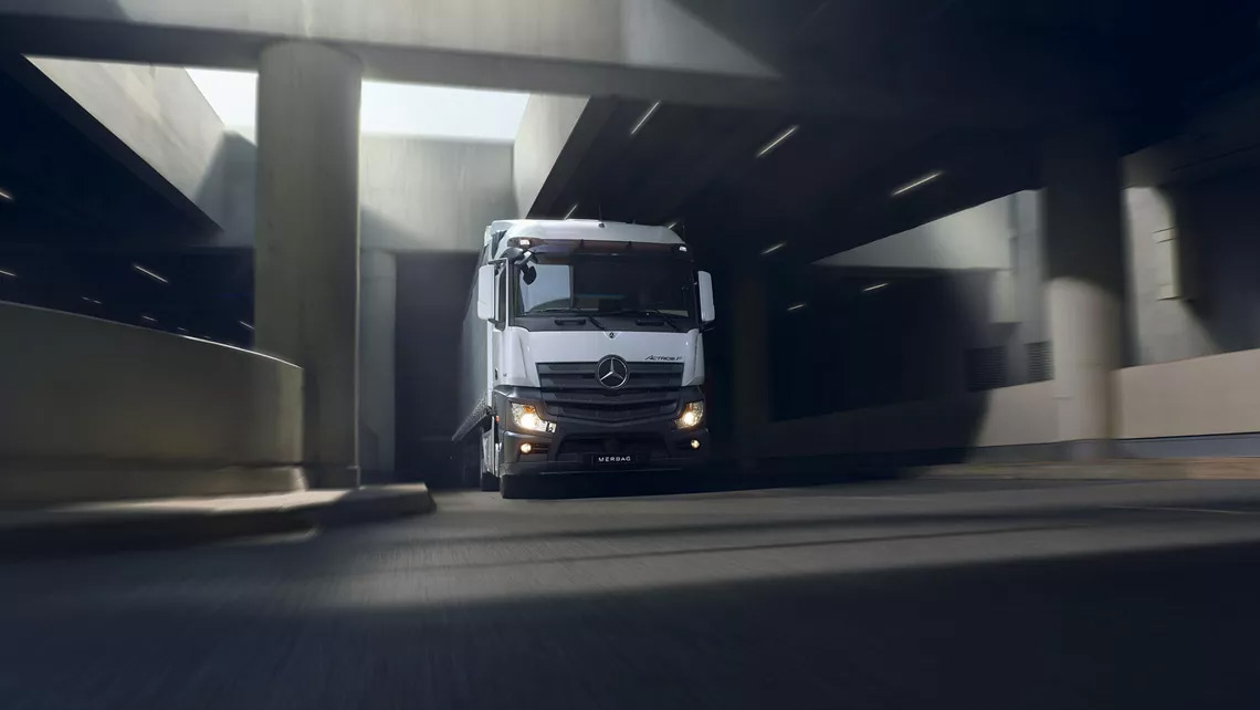 Mercedes Actros F 7