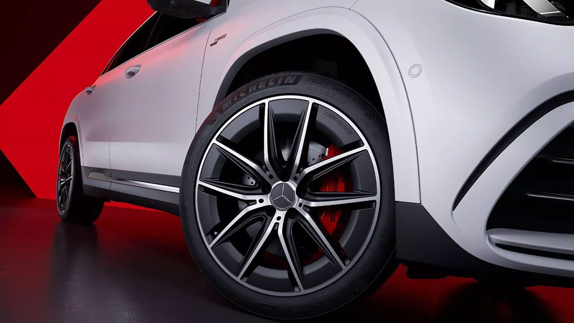 Mercedes Amg Gla Suv 2