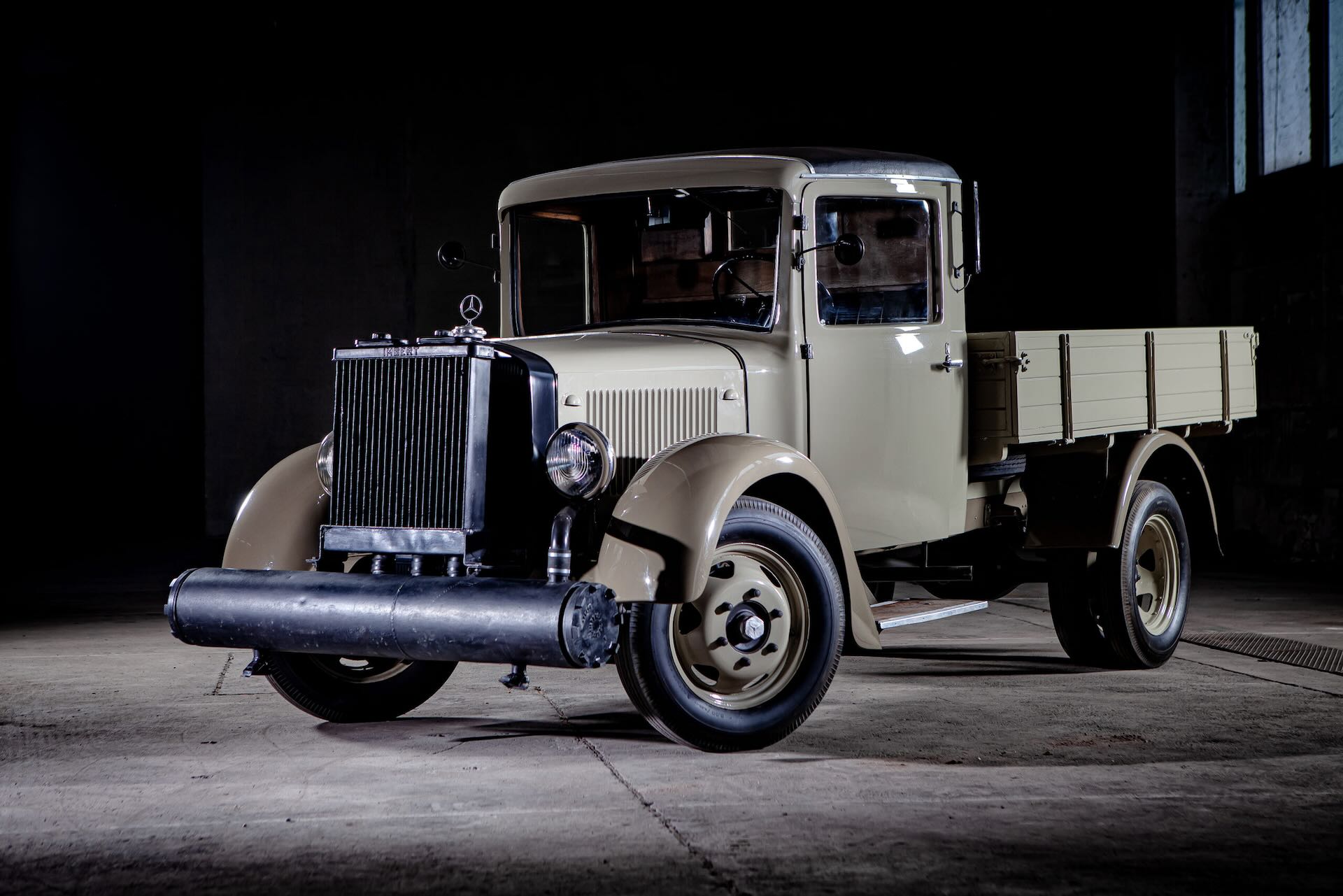 130 Anni Mercedes Benz Truck 2