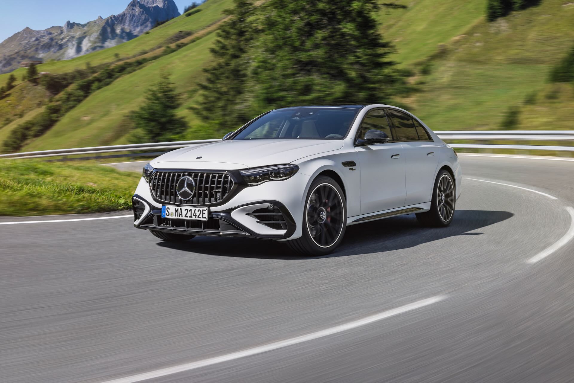 Mercedes Benz E Performance Plug In Hybrid 3
