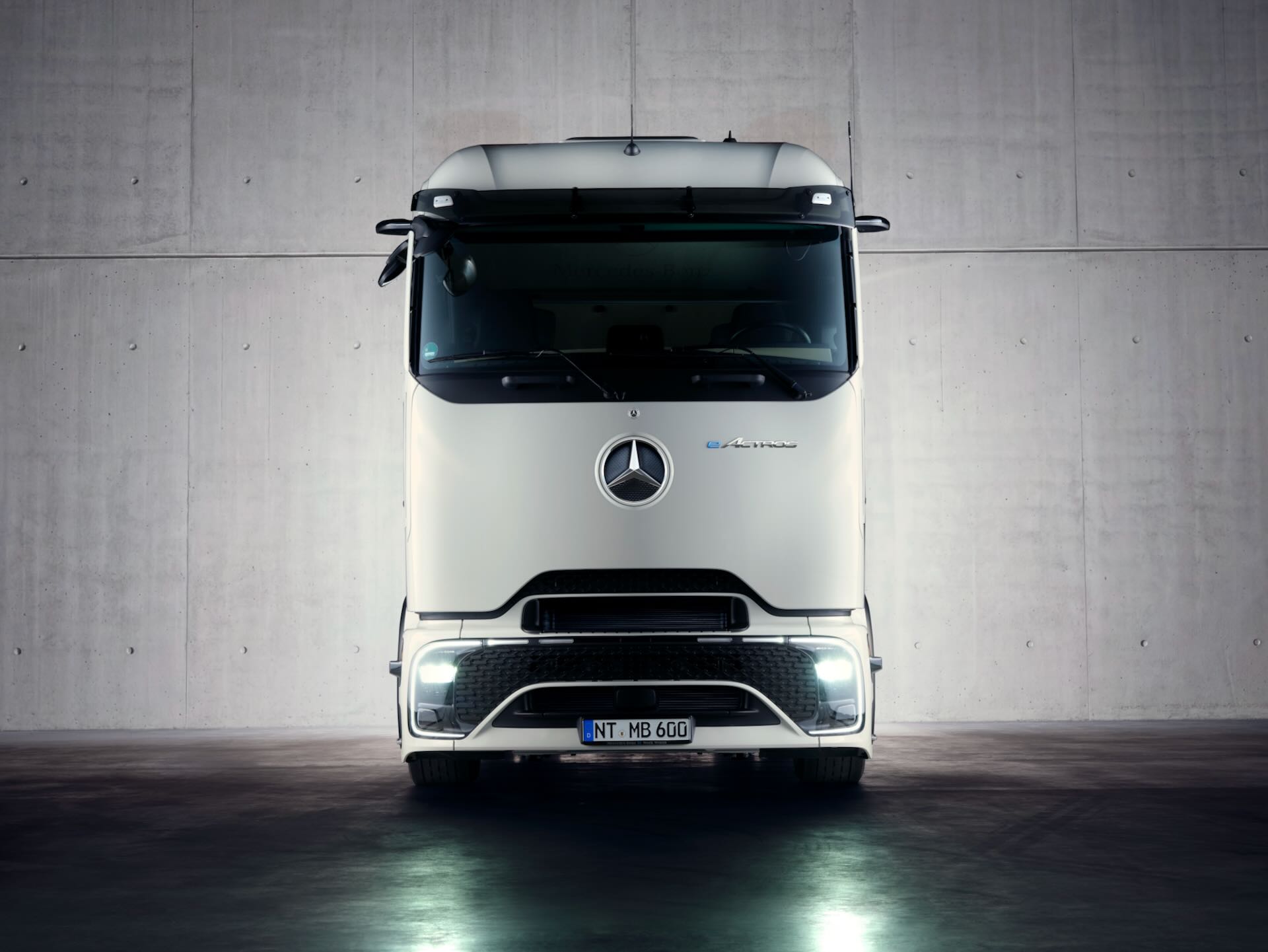Mercedes Benz Eactros Lowliner 2026 2
