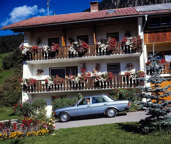 Mercedes Benz W 123 50 Anni Merbag 3 Mercedes Benz W 123 50 Anni Merbag 3